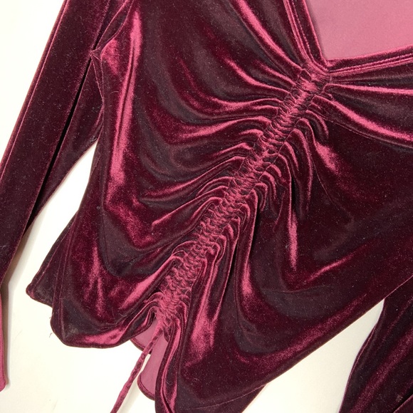 BELL SLEEVES BURGUNDY VELVET TOP - Picture 3 of 7